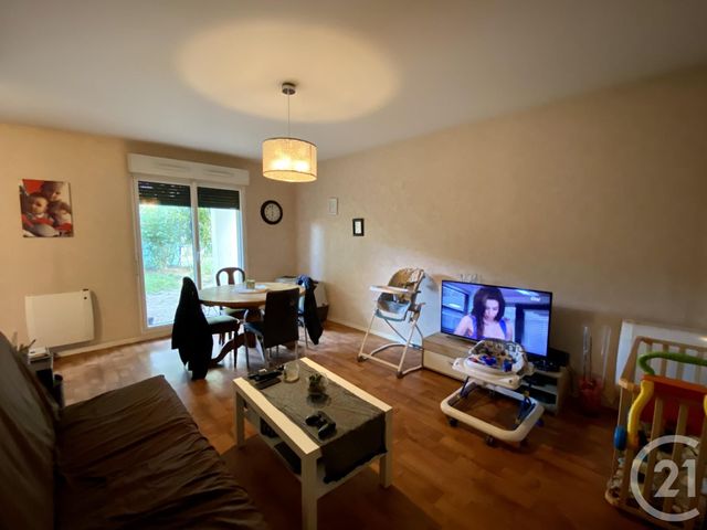 Appartement T3 à louer - 3 pièces - 64.5 m2 - FOUGERES - 35 - BRETAGNE - Century 21 Gambetta