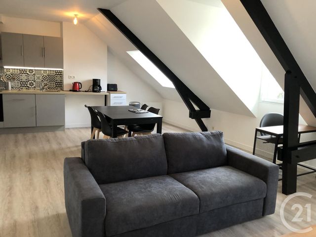 Appartement à louer - 2 pièces - 41.2 m2 - FOUGERES - 35 - BRETAGNE - Century 21 Gambetta