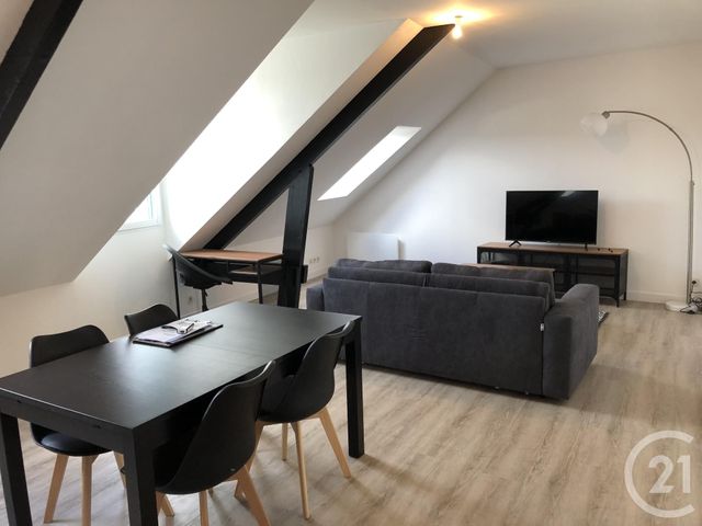 Appartement à louer - 2 pièces - 41.2 m2 - FOUGERES - 35 - BRETAGNE - Century 21 Gambetta