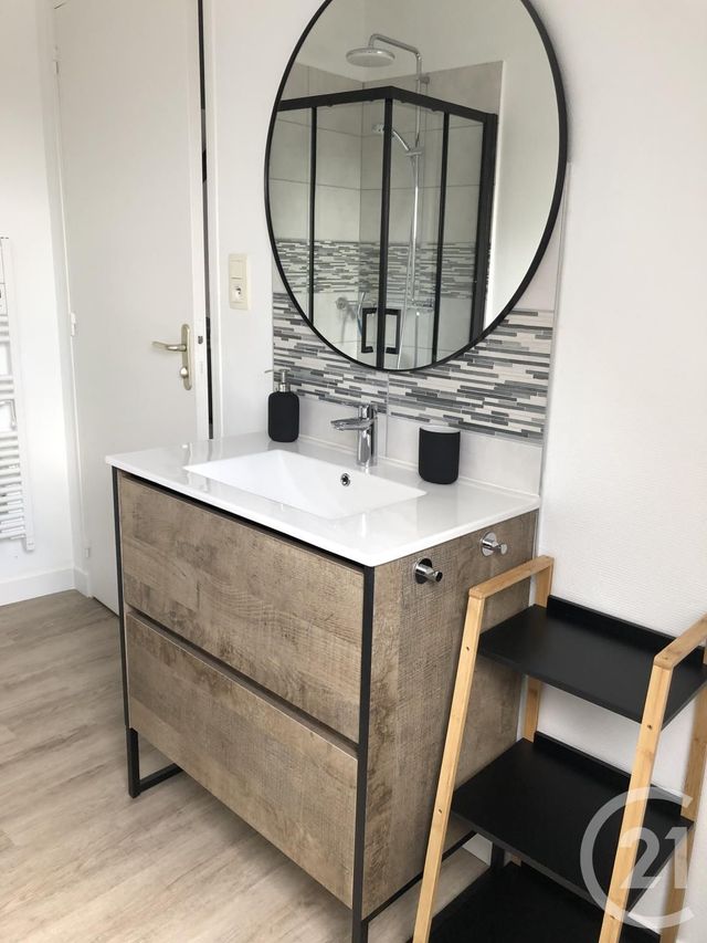 Appartement à louer - 2 pièces - 41.2 m2 - FOUGERES - 35 - BRETAGNE - Century 21 Gambetta