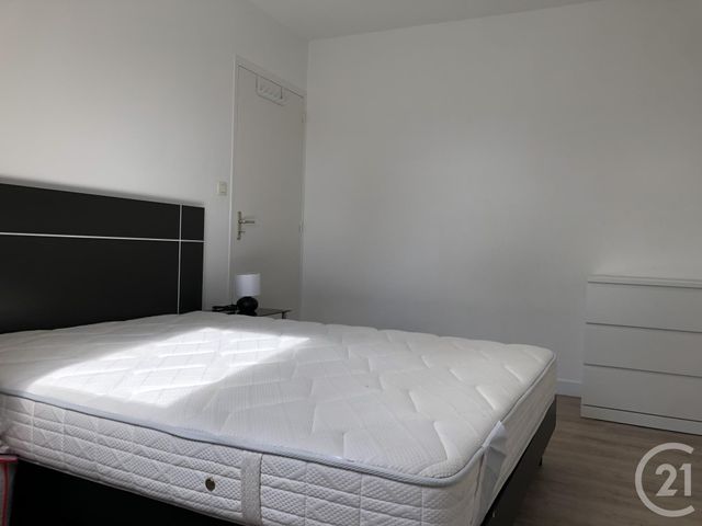 Appartement à louer - 2 pièces - 41.2 m2 - FOUGERES - 35 - BRETAGNE - Century 21 Gambetta