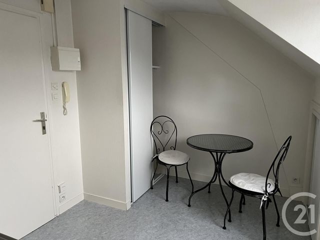 Appartement à louer - 2 pièces - 15.42 m2 - FOUGERES - 35 - BRETAGNE - Century 21 Gambetta