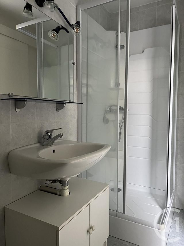 Appartement à louer - 2 pièces - 15.42 m2 - FOUGERES - 35 - BRETAGNE - Century 21 Gambetta