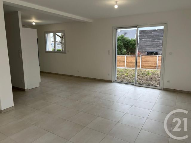 maison à louer - 4 pièces - 75.98 m2 - FOUGERES - 35 - BRETAGNE - Century 21 Gambetta