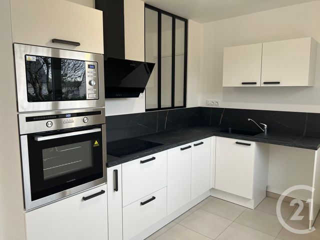 maison à louer - 4 pièces - 75.98 m2 - FOUGERES - 35 - BRETAGNE - Century 21 Gambetta