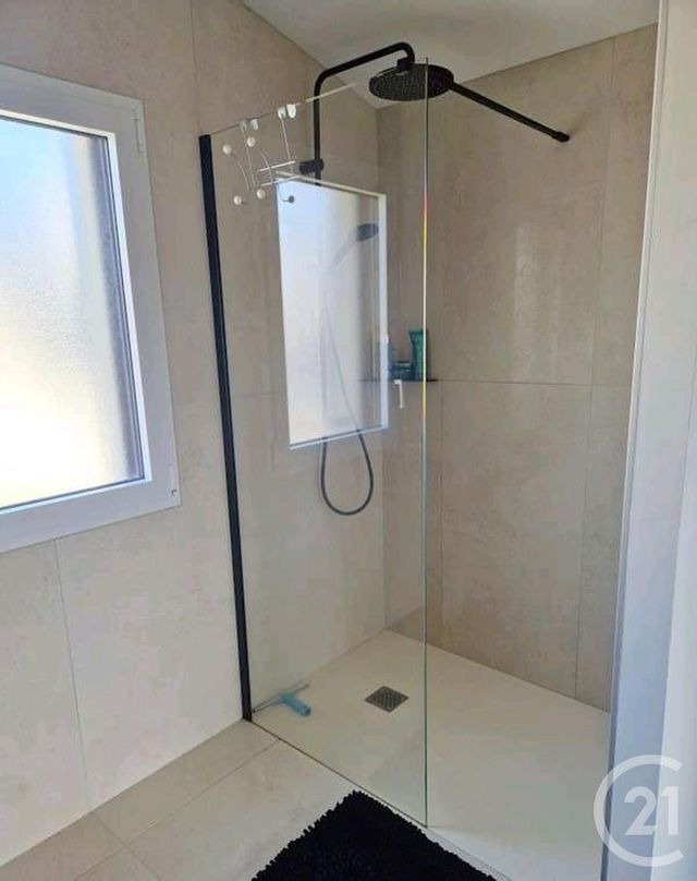 maison à louer - 5 pièces - 135.0 m2 - LECOUSSE - 35 - BRETAGNE - Century 21 Gambetta