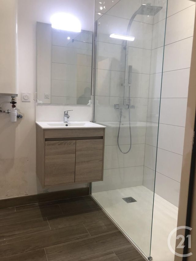 Appartement à louer - 2 pièces - 39.01 m2 - FOUGERES - 35 - BRETAGNE - Century 21 Gambetta