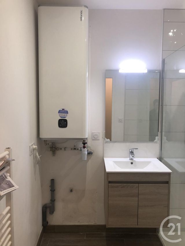 Appartement à louer - 2 pièces - 39.01 m2 - FOUGERES - 35 - BRETAGNE - Century 21 Gambetta