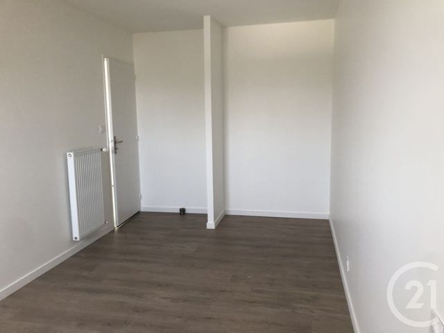 maison à louer - 4 pièces - 90.0 m2 - FOUGERES - 35 - BRETAGNE - Century 21 Gambetta