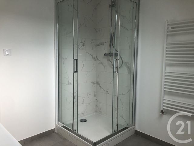 maison à louer - 4 pièces - 90.0 m2 - FOUGERES - 35 - BRETAGNE - Century 21 Gambetta