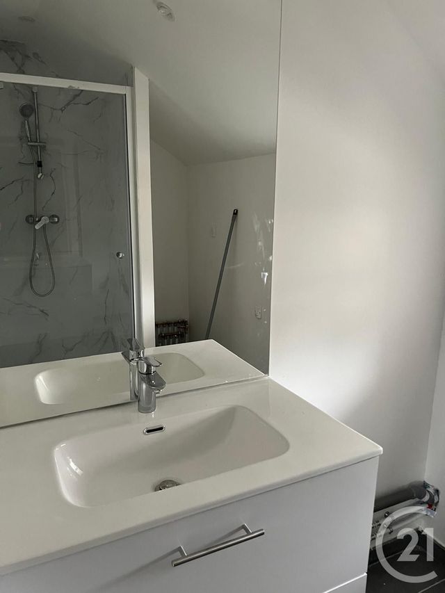 Appartement F3 à louer - 3 pièces - 62.0 m2 - MAEN ROCH - 35 - BRETAGNE - Century 21 Gambetta