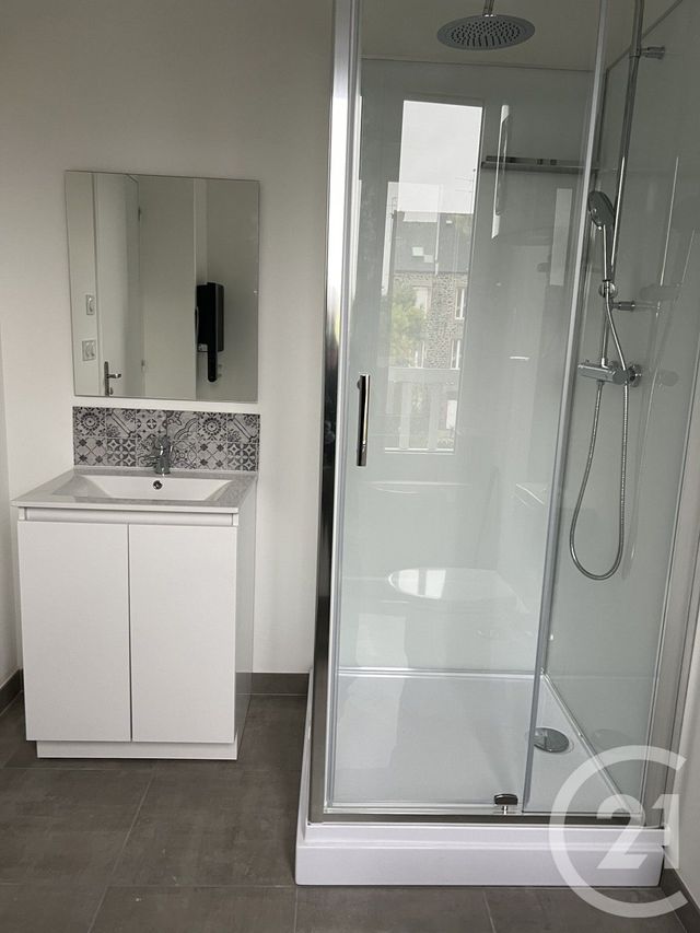 Appartement F1 à louer - 1 pièce - 25.0 m2 - FOUGERES - 35 - BRETAGNE - Century 21 Gambetta