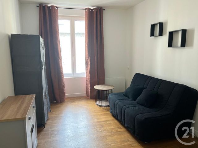 Appartement F1 à louer - 1 pièce - 25.0 m2 - FOUGERES - 35 - BRETAGNE - Century 21 Gambetta