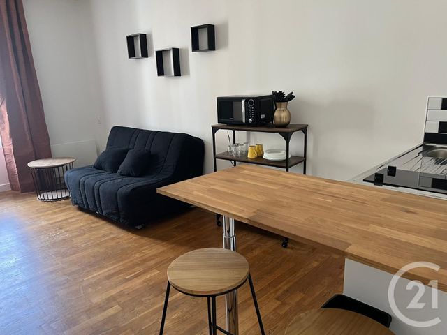 Appartement F1 à louer - 1 pièce - 25.0 m2 - FOUGERES - 35 - BRETAGNE - Century 21 Gambetta