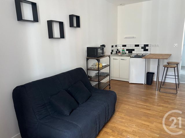 Appartement F1 à louer - 1 pièce - 25.0 m2 - FOUGERES - 35 - BRETAGNE - Century 21 Gambetta