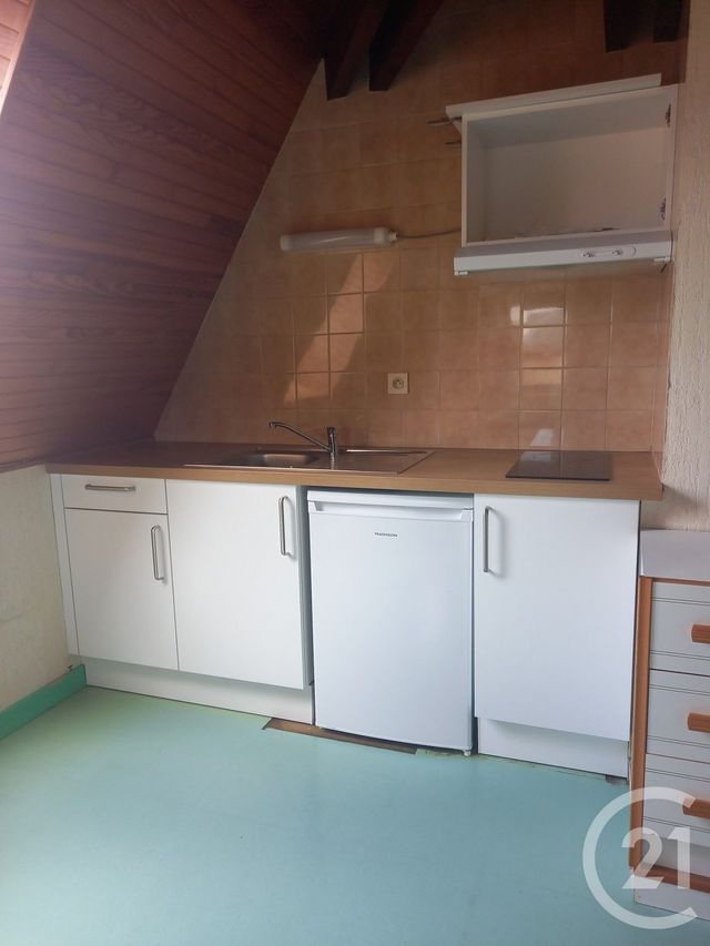 Appartement F1 à louer - 1 pièce - 20.0 m2 - FOUGERES - 35 - BRETAGNE - Century 21 Gambetta