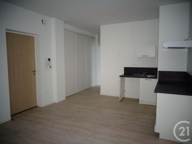 Appartement T2 à vendre - 2 pièces - 42.2 m2 - FOUGERES - 35 - BRETAGNE - Century 21 Gambetta