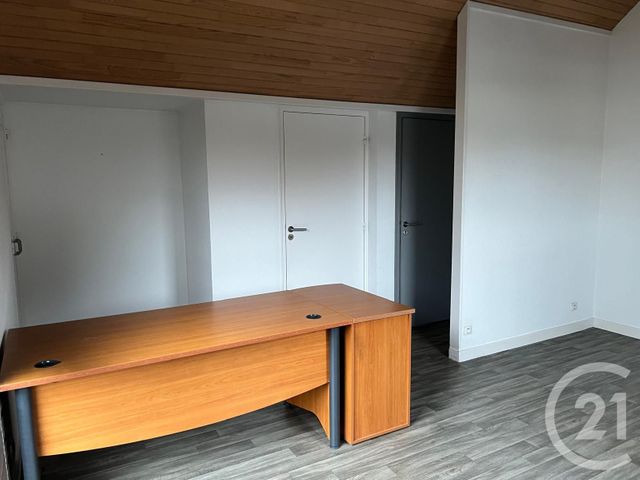Local à louer - 2 pièces - 9.0 m2 - FOUGERES - 35 - BRETAGNE - Century 21 Gambetta