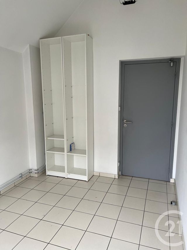 Local à louer - 1 pièce - 9.0 m2 - FOUGERES - 35 - BRETAGNE - Century 21 Gambetta