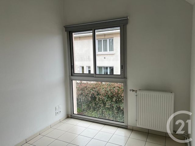 Local à louer - 1 pièce - 9.0 m2 - FOUGERES - 35 - BRETAGNE - Century 21 Gambetta