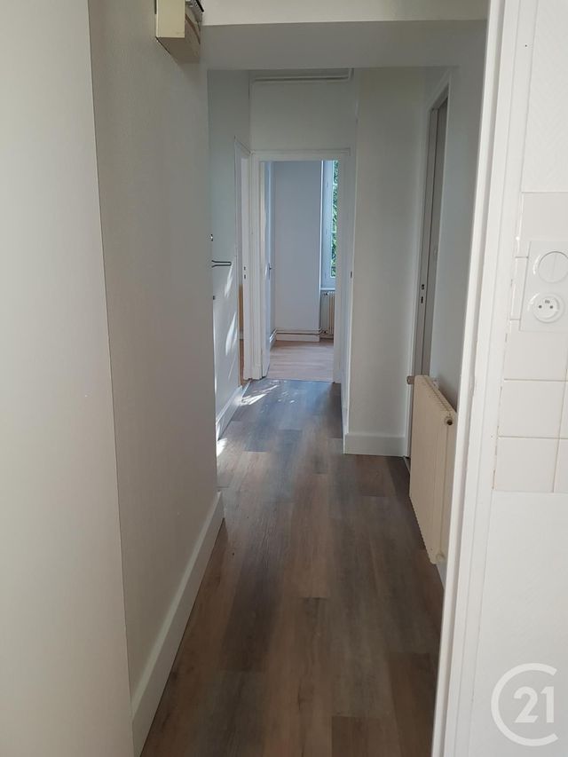 Appartement T3 à louer - 2 pièces - 66.1 m2 - FOUGERES - 35 - BRETAGNE - Century 21 Gambetta