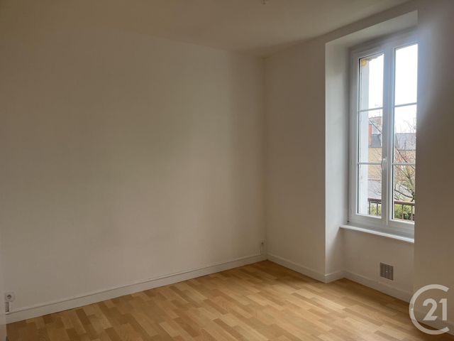 Appartement T3 à louer - 2 pièces - 66.1 m2 - FOUGERES - 35 - BRETAGNE - Century 21 Gambetta