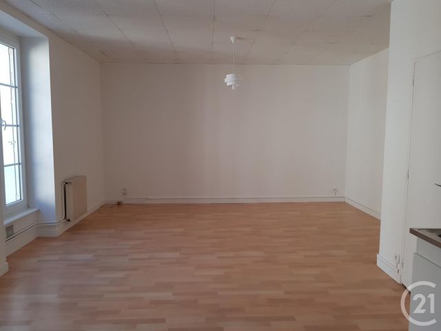 Appartement T3 à louer - 2 pièces - 66.1 m2 - FOUGERES - 35 - BRETAGNE - Century 21 Gambetta