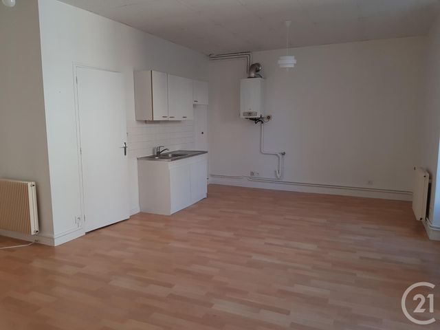 Appartement T3 à louer - 2 pièces - 66.1 m2 - FOUGERES - 35 - BRETAGNE - Century 21 Gambetta