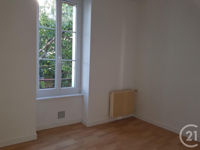 Appartement T3 à louer - 2 pièces - 66.1 m2 - FOUGERES - 35 - BRETAGNE - Century 21 Gambetta
