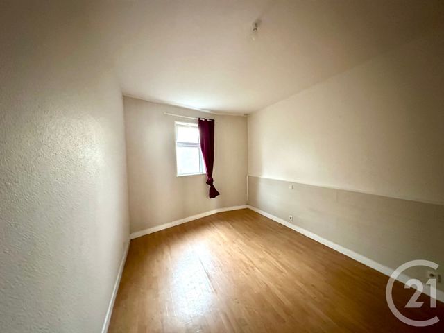 Appartement T3 à vendre - 3 pièces - 69.19 m2 - FOUGERES - 35 - BRETAGNE - Century 21 Gambetta