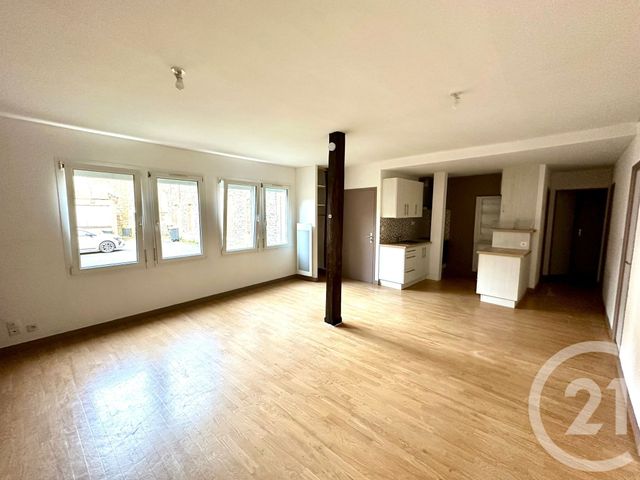 Appartement T3 à vendre - 3 pièces - 69.19 m2 - FOUGERES - 35 - BRETAGNE - Century 21 Gambetta