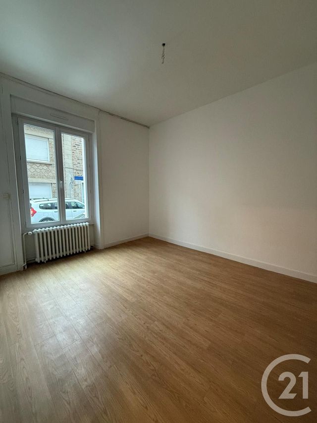 Appartement T3 à vendre - 3 pièces - 50.85 m2 - FOUGERES - 35 - BRETAGNE - Century 21 Gambetta