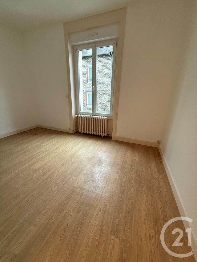 Appartement T3 à vendre - 3 pièces - 50.85 m2 - FOUGERES - 35 - BRETAGNE - Century 21 Gambetta