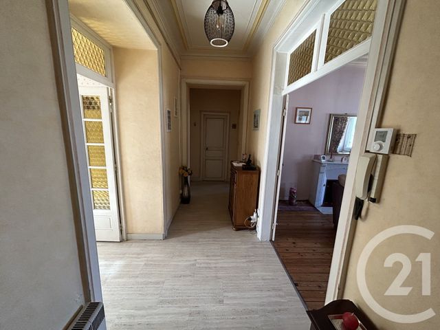 Appartement T3 à vendre - 3 pièces - 112.96 m2 - FOUGERES - 35 - BRETAGNE - Century 21 Gambetta