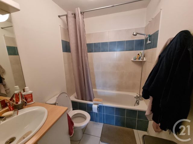 Appartement T2 à louer - 2 pièces - 39.05 m2 - FOUGERES - 35 - BRETAGNE - Century 21 Gambetta