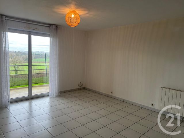 Appartement T2 à louer - 2 pièces - 39.05 m2 - FOUGERES - 35 - BRETAGNE - Century 21 Gambetta