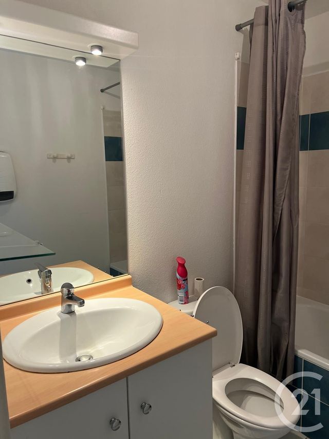 Appartement T2 à louer - 2 pièces - 39.05 m2 - FOUGERES - 35 - BRETAGNE - Century 21 Gambetta