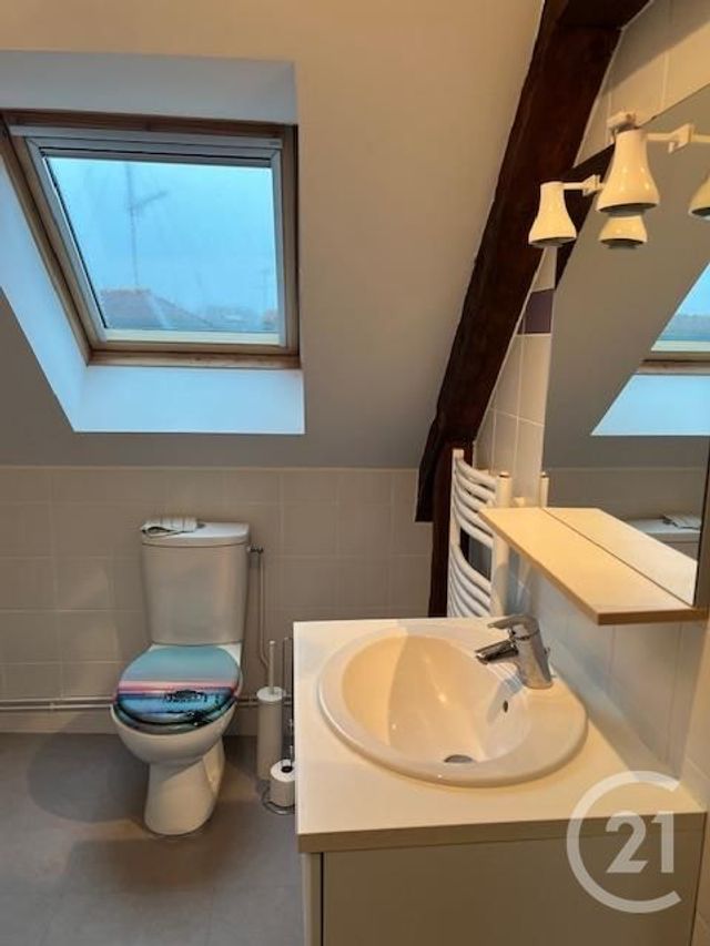 Appartement à louer - 3 pièces - 63.84 m2 - FOUGERES - 35 - BRETAGNE - Century 21 Gambetta