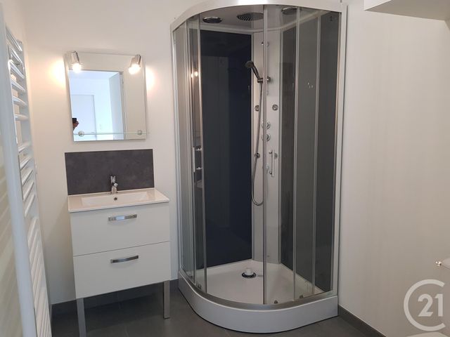 maison à louer - 3 pièces - 59.65 m2 - LECOUSSE - 35 - BRETAGNE - Century 21 Gambetta