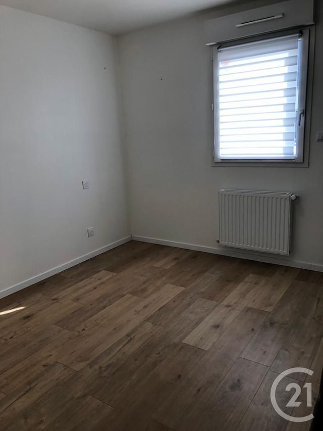 maison à louer - 3 pièces - 59.65 m2 - LECOUSSE - 35 - BRETAGNE - Century 21 Gambetta