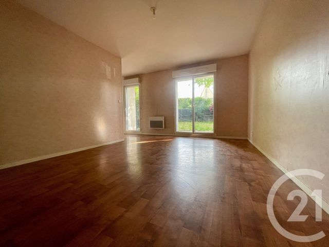Appartement T3 à vendre - 3 pièces - 64.5 m2 - FOUGERES - 35 - BRETAGNE - Century 21 Gambetta