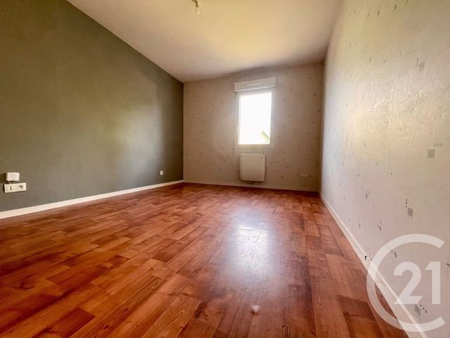Appartement T3 à vendre - 3 pièces - 64.5 m2 - FOUGERES - 35 - BRETAGNE - Century 21 Gambetta