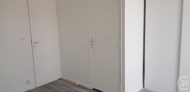 Appartement T2 à louer - 2 pièces - 28.72 m2 - FOUGERES - 35 - BRETAGNE - Century 21 Gambetta