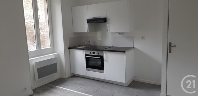 Appartement T2 à louer - 2 pièces - 28.72 m2 - FOUGERES - 35 - BRETAGNE - Century 21 Gambetta
