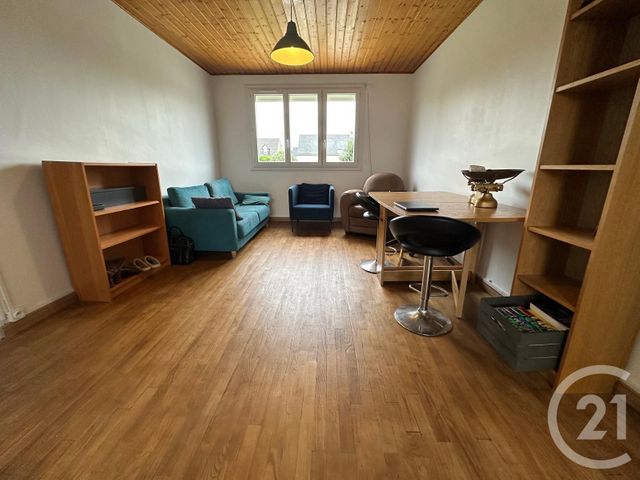 maison à vendre - 5 pièces - 75.0 m2 - FOUGERES - 35 - BRETAGNE - Century 21 Gambetta