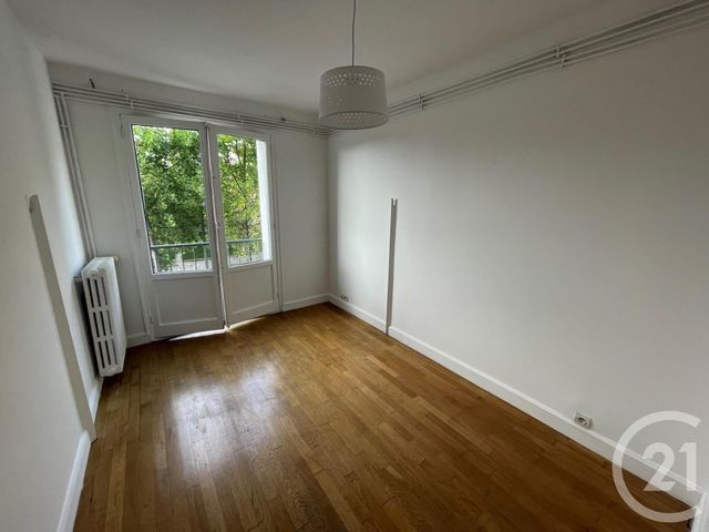 Appartement T3 à louer - 3 pièces - 58.19 m2 - FOUGERES - 35 - BRETAGNE - Century 21 Gambetta