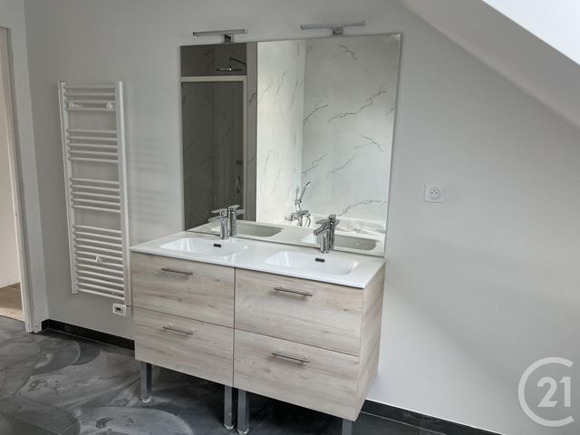 maison à louer - 4 pièces - 100.0 m2 - LECOUSSE - 35 - BRETAGNE - Century 21 Gambetta