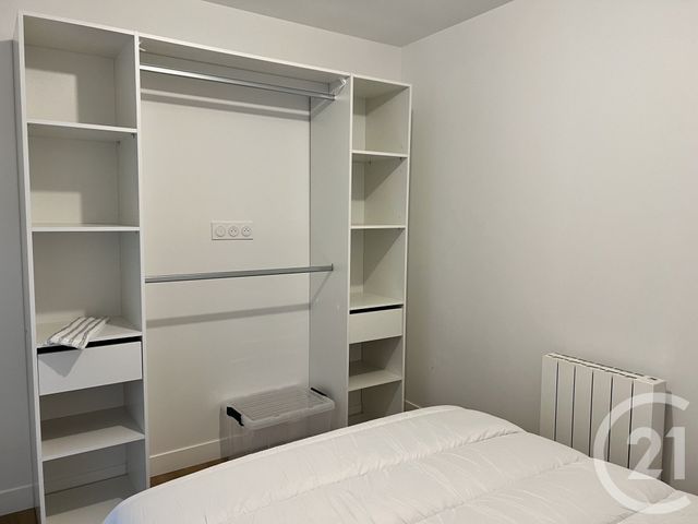 Appartement F1 bis à louer - 2 pièces - 30.04 m2 - FOUGERES - 35 - BRETAGNE - Century 21 Gambetta