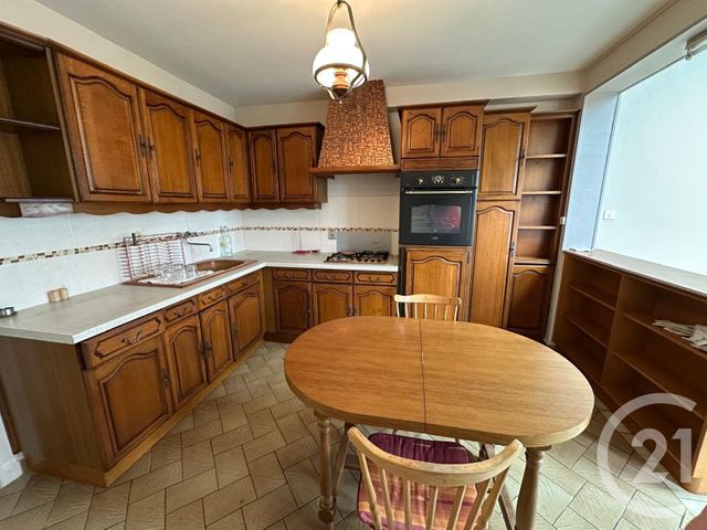 maison à vendre - 5 pièces - 94.86 m2 - FOUGERES - 35 - BRETAGNE - Century 21 Gambetta