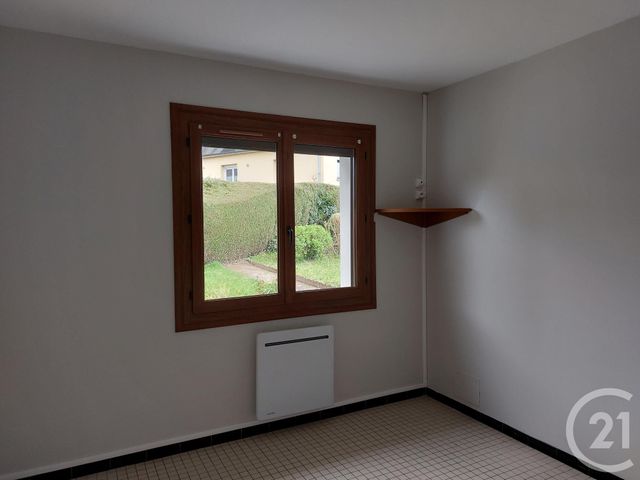 maison à louer - 2 pièces - 62.03 m2 - ST GERMAIN EN COGLES - 35 - BRETAGNE - Century 21 Gambetta